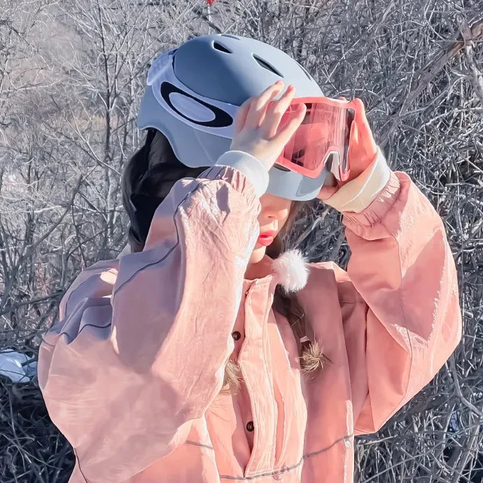 无彩限的怪灵世界